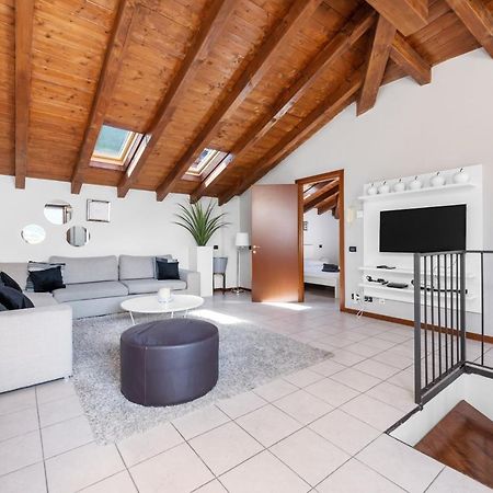 Casacamelia 35, 3 Bdrm With View Lake Como Lägenhet Acquaseria Exteriör bild