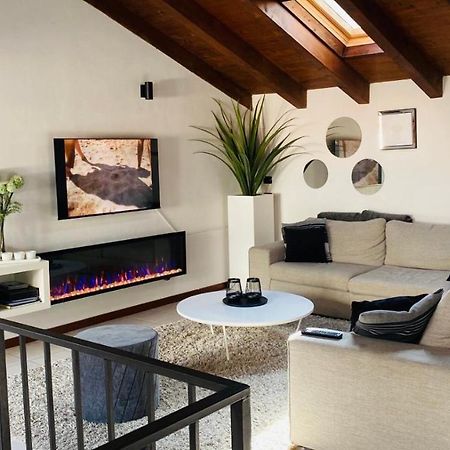 Casacamelia 35, 3 Bdrm With View Lake Como Lägenhet Acquaseria Exteriör bild