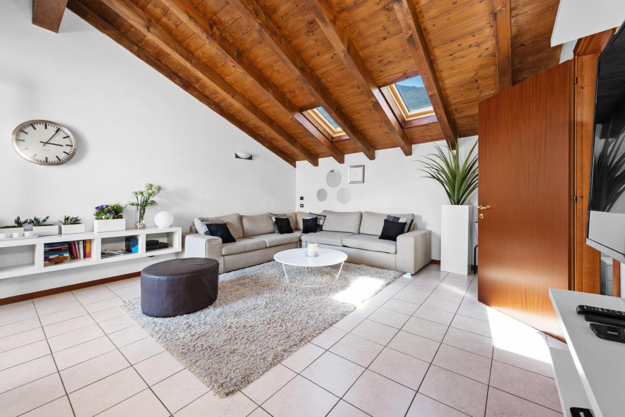 Casacamelia 35, 3 Bdrm With View Lake Como Lägenhet Acquaseria Exteriör bild