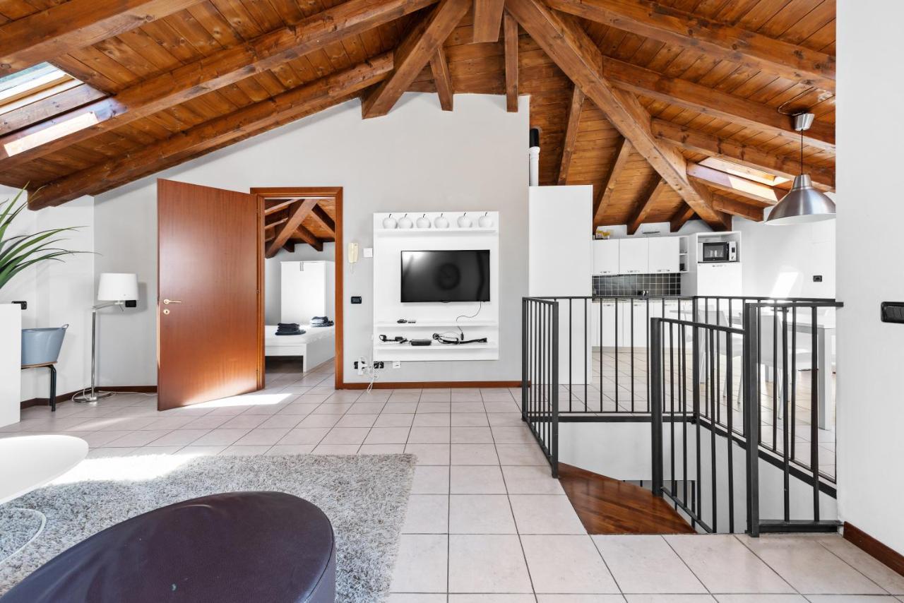 Casacamelia 35, 3 Bdrm With View Lake Como Lägenhet Acquaseria Exteriör bild