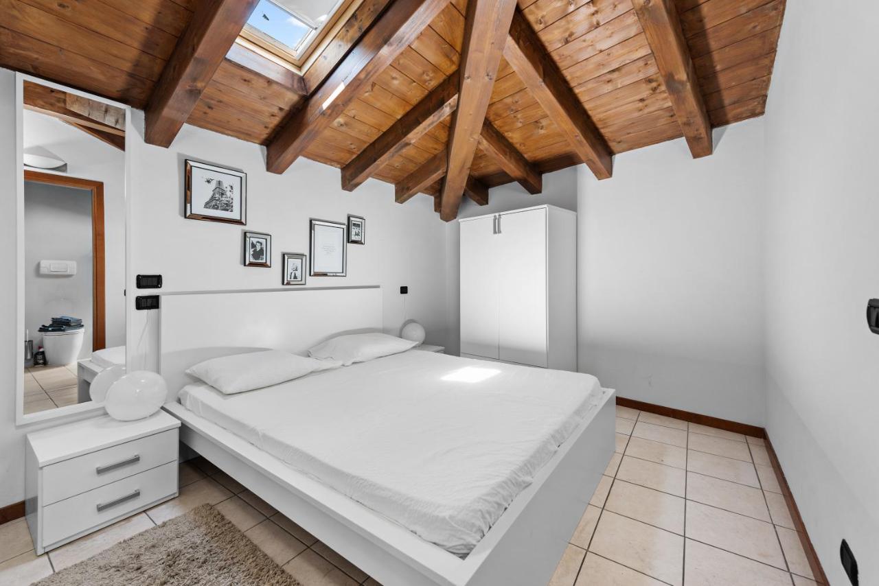 Casacamelia 35, 3 Bdrm With View Lake Como Lägenhet Acquaseria Exteriör bild