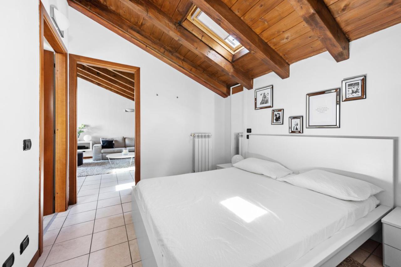 Casacamelia 35, 3 Bdrm With View Lake Como Lägenhet Acquaseria Exteriör bild